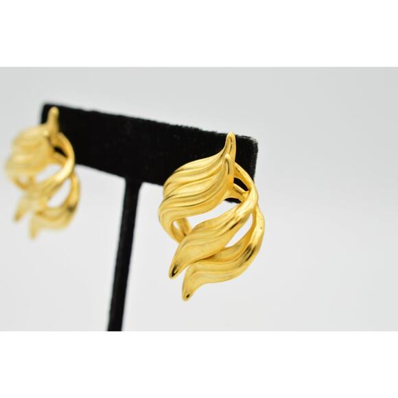 TAT Vintage Earrings Brushed Gold Chunky Abstract Signed NOS 1980s - Picture 2 of 9